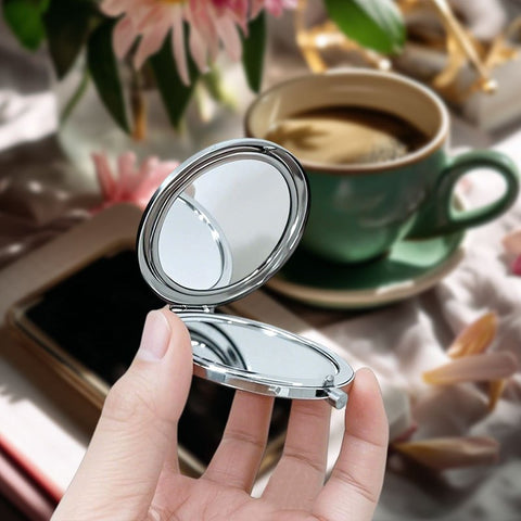 1pc Round Flip Makeup Mirror, Chic and Durable Decorative plate with circular motifs Stylish Makeup Mirror, Lightweight for Gifting, Metallic Shine